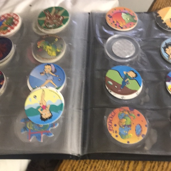 Auth 90s cap/pogs and slammer - Picture 5 of 6